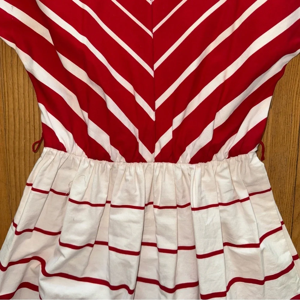 VINTAGE Red and White Striped Dress chevron pattern - Picture 3 of 11
